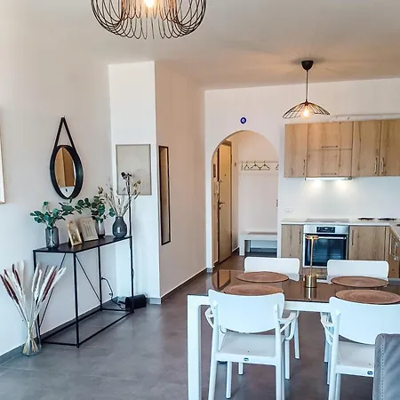 Esca Sea View Apartment *
